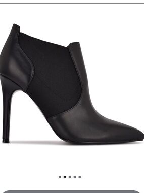 Nine West Black Pointed Toe Leather Ankle Bootie